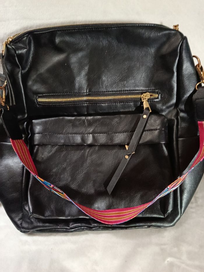 A saisir , sac a dos femme élégant ! ( bien lire merci) - photo numéro 2