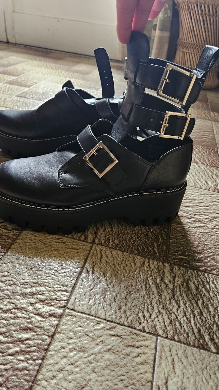 Bottes courtes ajourees