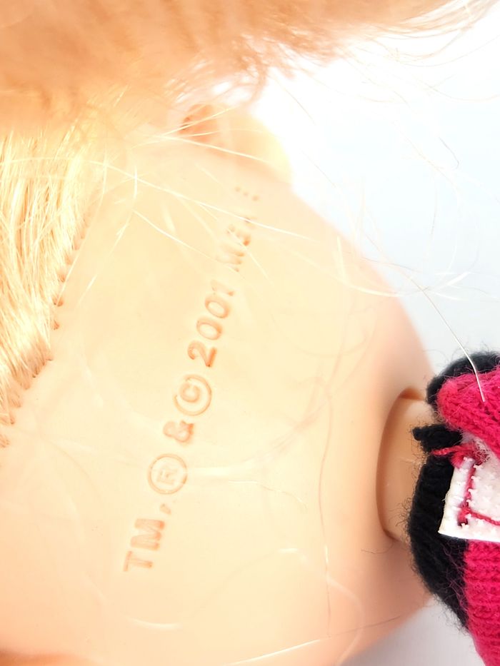 Poupée Bratz Vintage - Haut Chat Noir - Jupe Jean Longue - Bottes Lacées - photo numéro 5