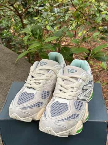 New Balance 9060 Beige 38