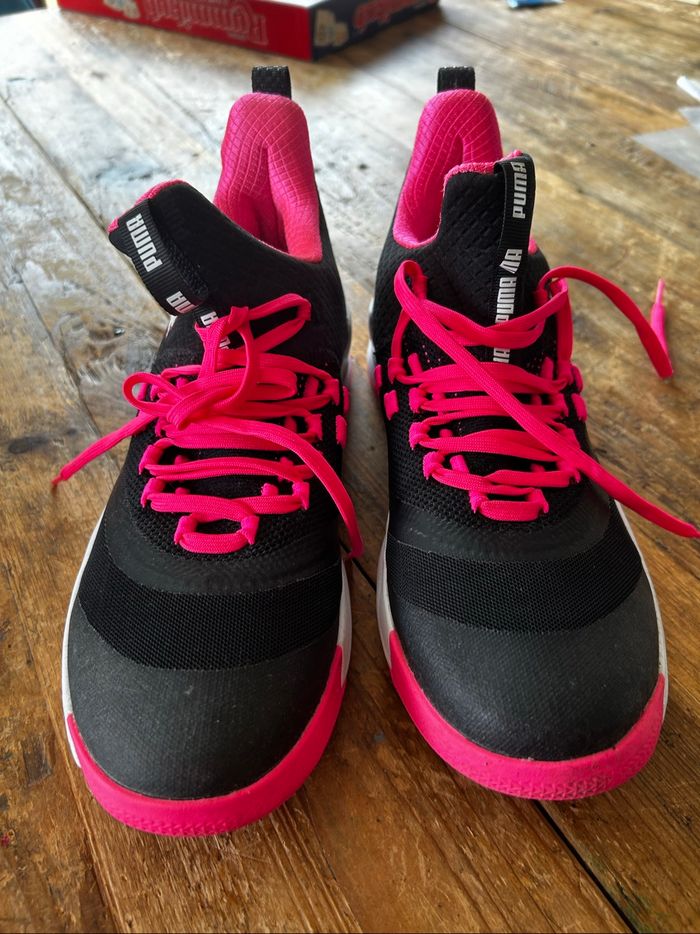 À vendre paire de basket indoor taille 40 - photo numéro 5