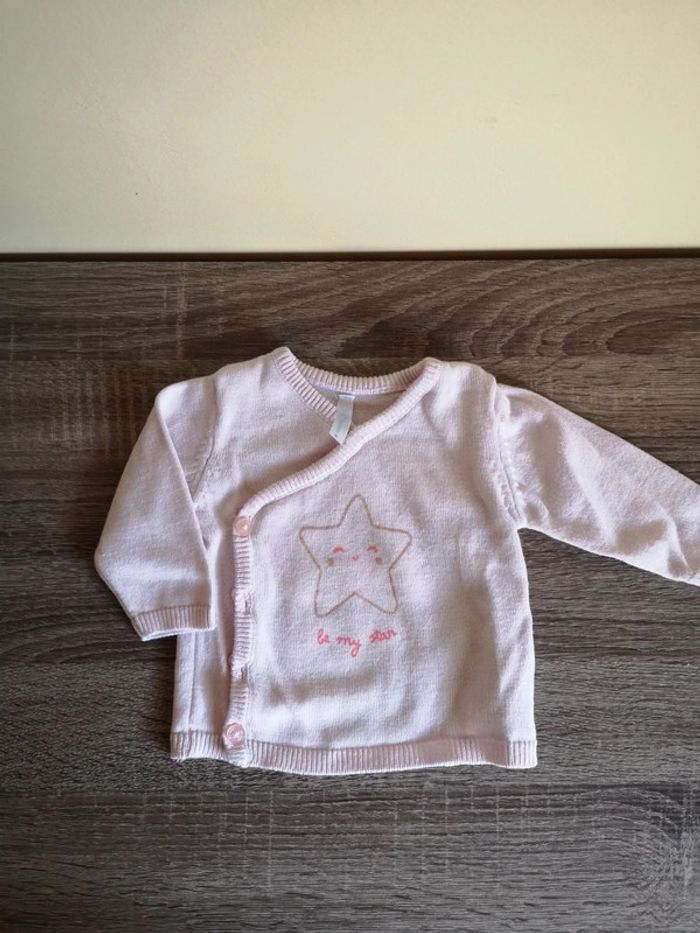 Gilet en rose pâle style cache cœur 1 mois tex