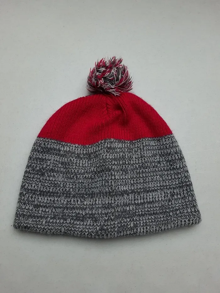 Bonnet pompon