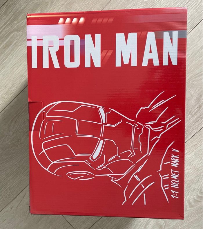 Casque Ironman doré ouverture télécommandée - photo numéro 2