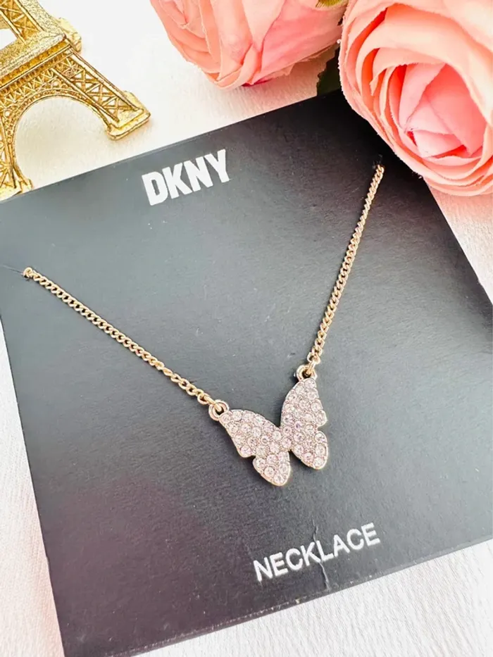 🦋Collier zinc papillon DKNY doré – Authentique & raffiné - photo numéro 3