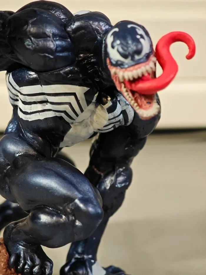 Figurine Venom 14cm neuve avec boîte - photo numéro 6