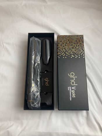 GHD  a gold