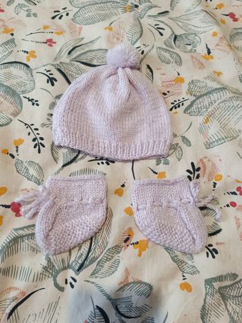 Lot bonnet et chaussons
