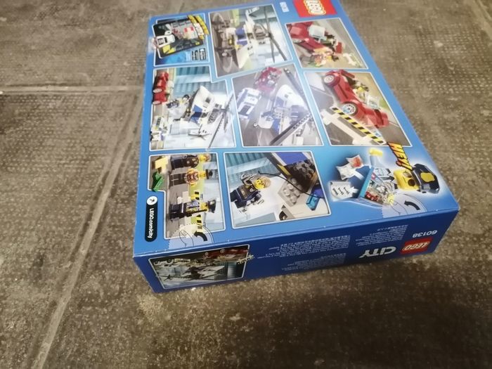 Lego City 60138 La course-poursuite en hélicoptère
 [NEUF] - photo numéro 3
