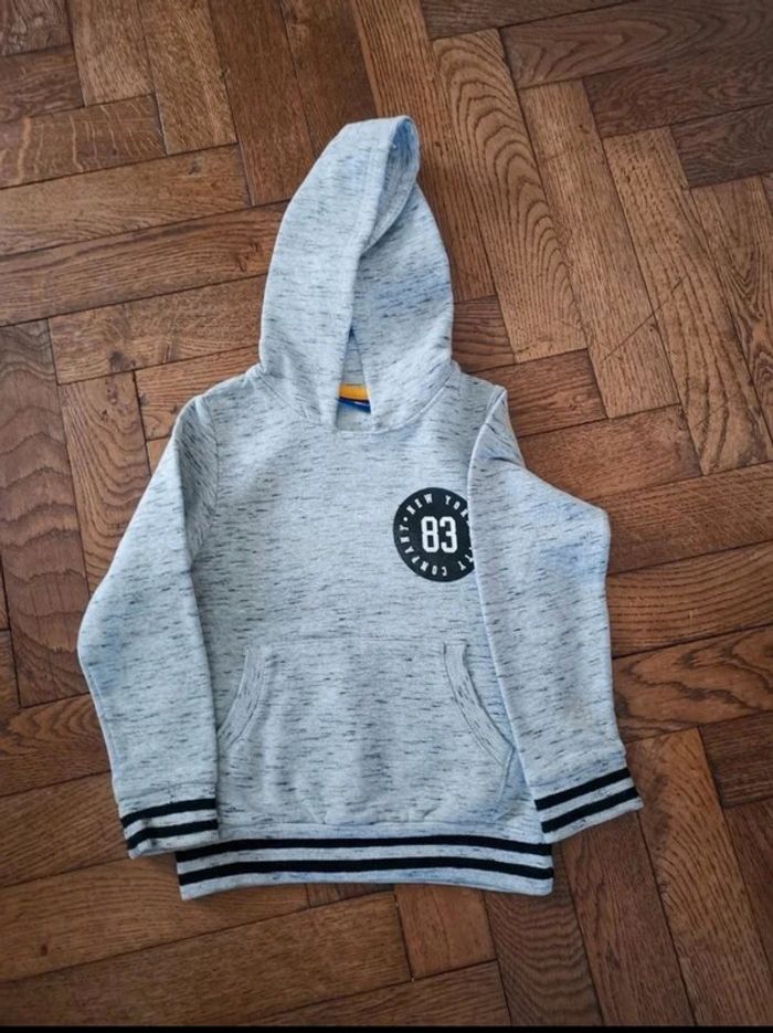 Sweat à capuche garçon 5 ans