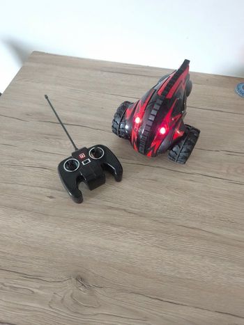 Voiture télécommandée