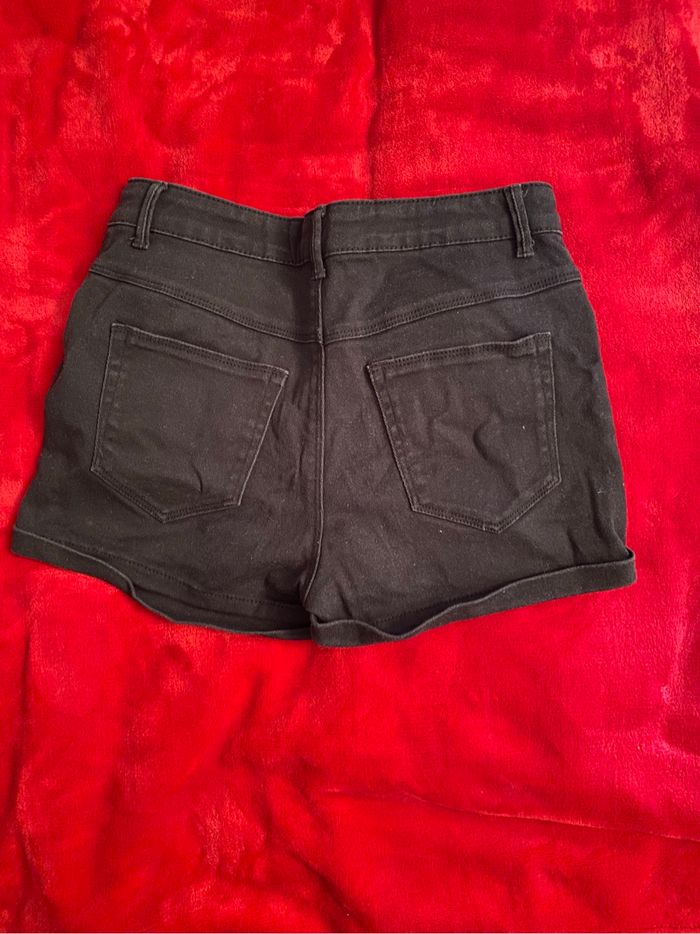 Short noir - photo numéro 2