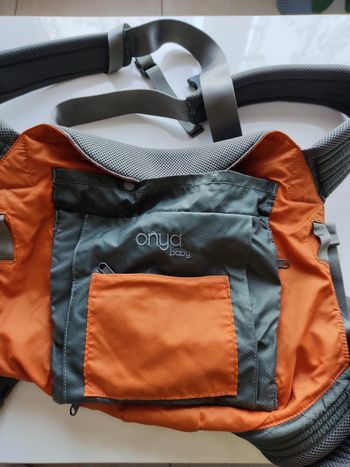 Porte bébé physiologique ONYA BABY