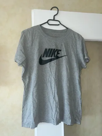 T-shirt Nike