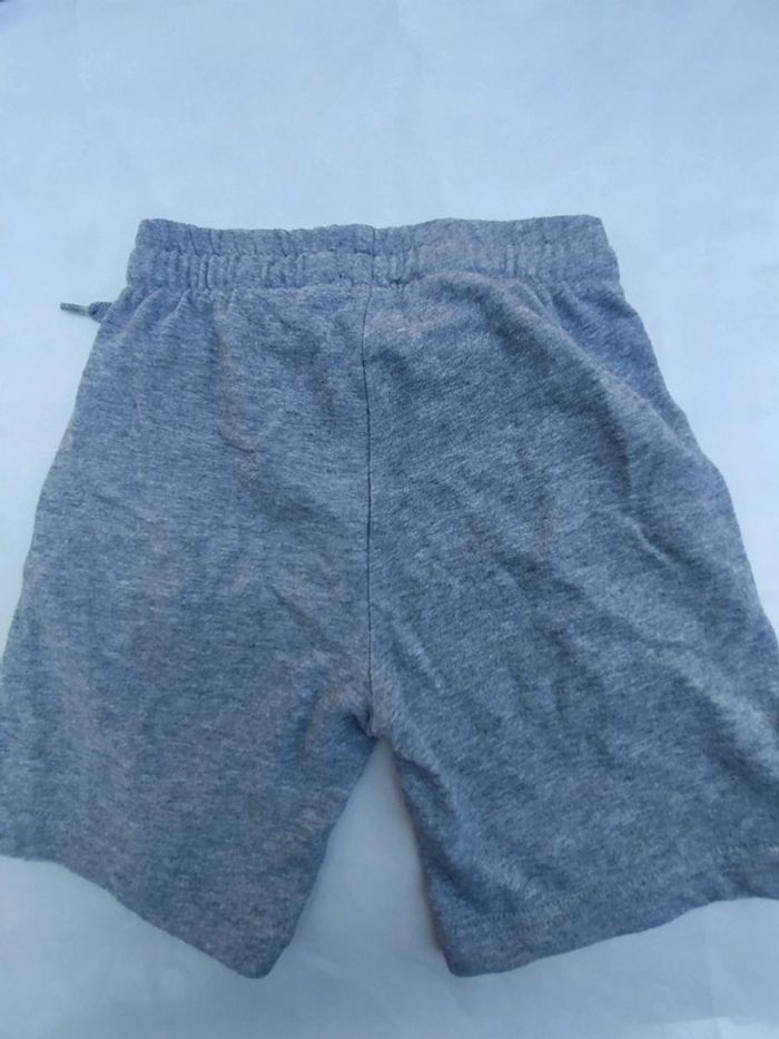 Short Kiabi 6 ans - photo numéro 3