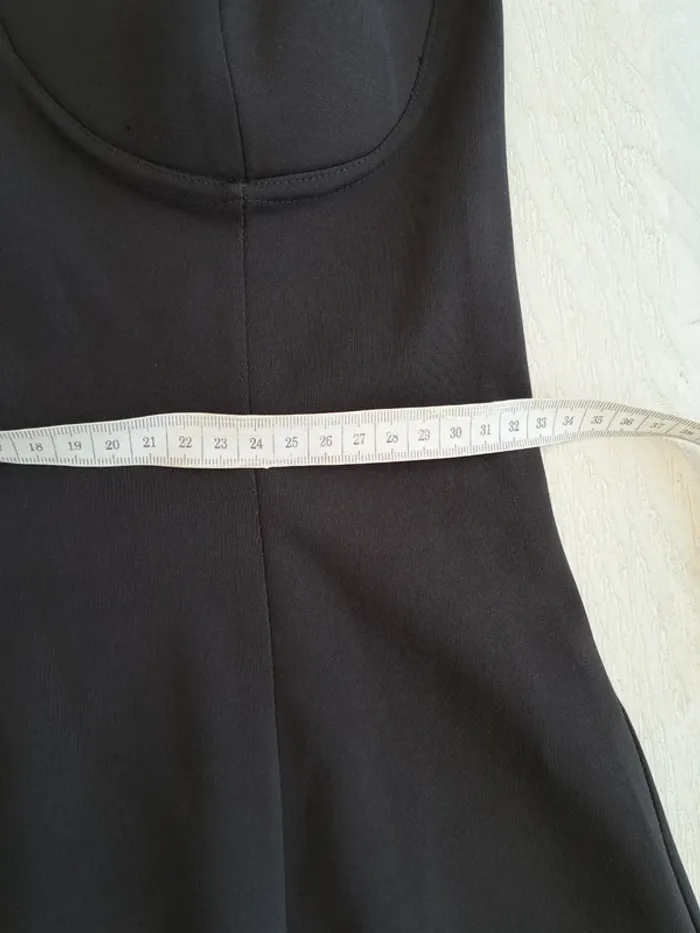 Robe noire Asos - taille 38 - décolleté armature - dos nu - sexy - photo numéro 11