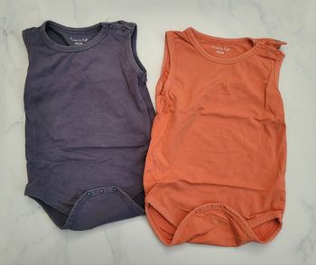 Lot bodys débardeurs 2ans