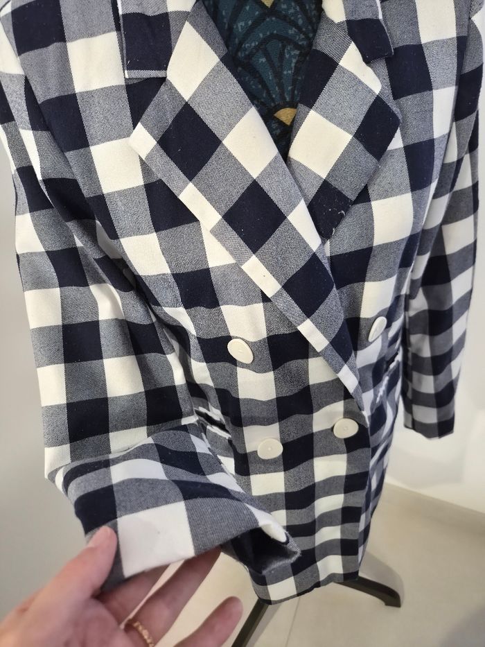 Veste mi-longues blanche à carreaux bleu, Lefties, taille M. - photo numéro 4