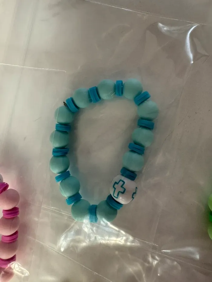 Lot de 5 bracelets avec croix - photo numéro 4