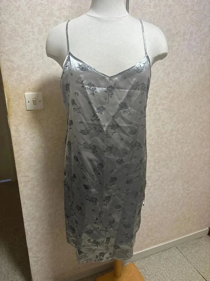 Nuisette taille 42-44 marque Yves rocher