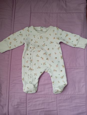Pyjama 1 mois Gémo avec moufles