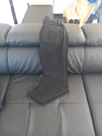 Jean noir mango taille 38 bon état