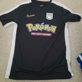 T shirt nike pokemon 13ans