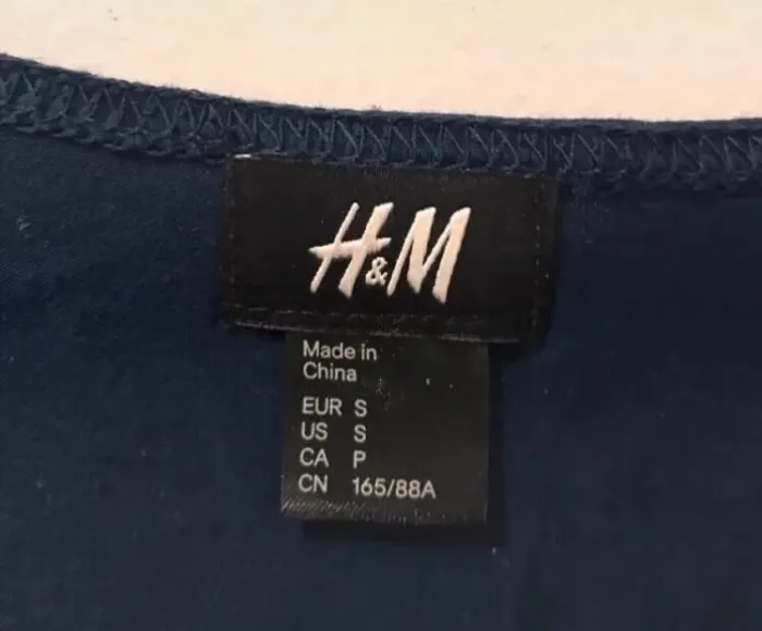 Haut femme H&M dentelle demie manche marine taille S - photo numéro 4