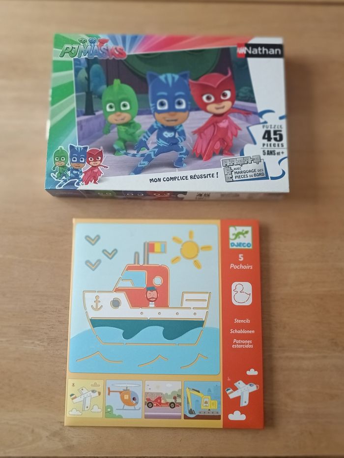 Lot 2 jeux puzzle et pochoirs