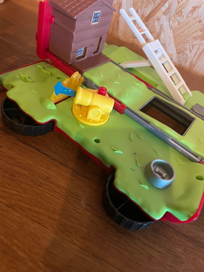 Idée cadeau 🎁 Figurine Marcus Rescue Ensemble de Jeu Transformable 2 en 1 en hélicoptère - photo numéro 4