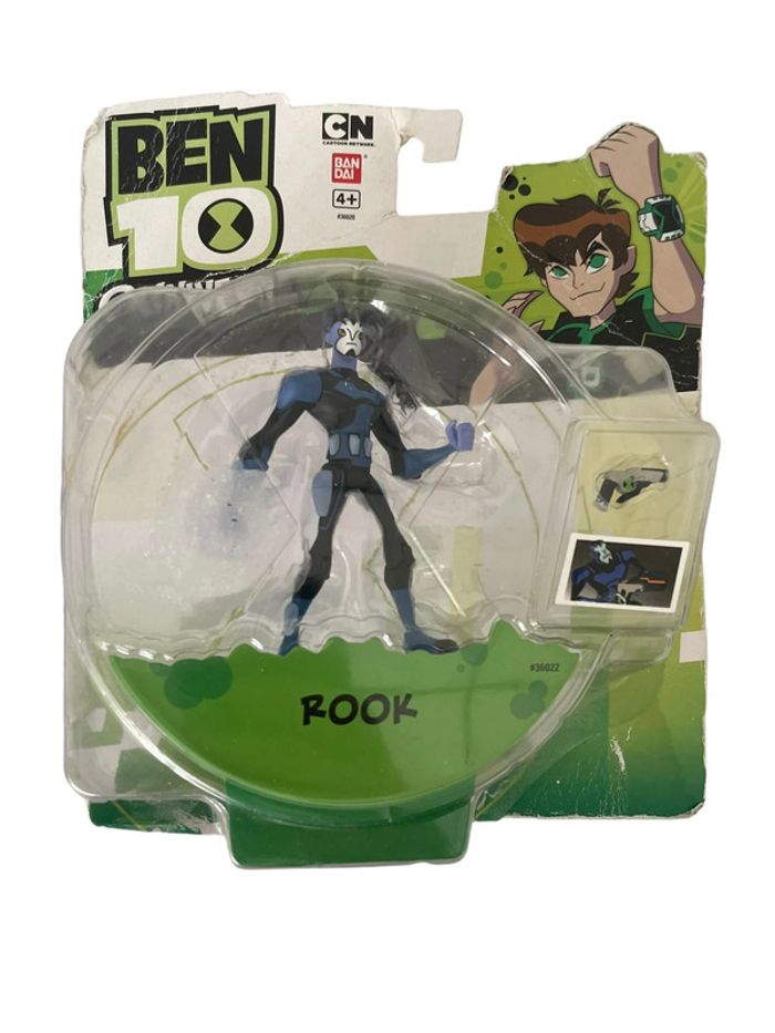 Figurine Ben 10 Omniverse Rook 10 cm Bandai neuf