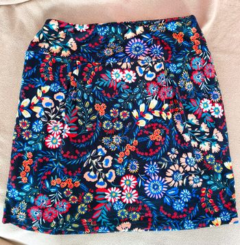 Jolie jupe fleurie Parfait état