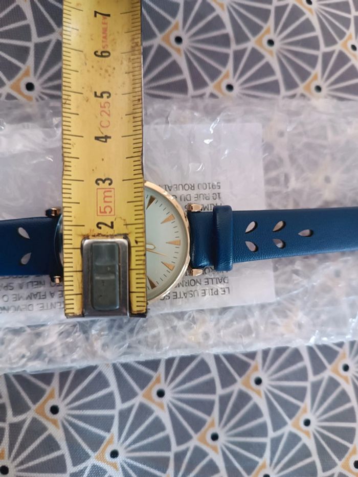Montre bleu marine neuve - photo numéro 8