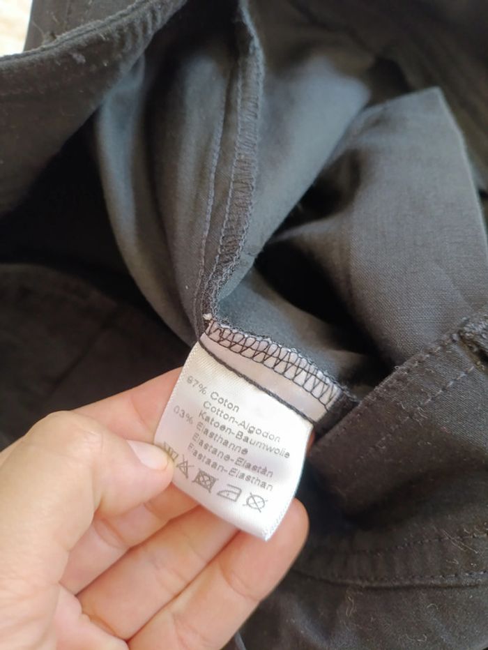 Pantalon noir droit – taille 42 estimée – 97 % coton bouton multicolore - photo numéro 3