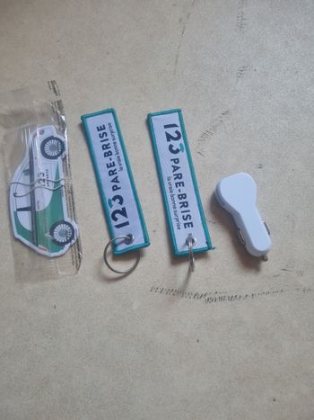 Lot 123 pare brise