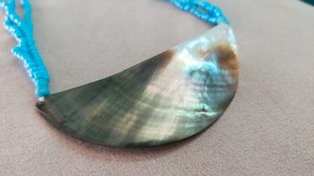 Collier en perles turquoises et nacre naturelle – Fait main - Idée Fête des Mères 💙