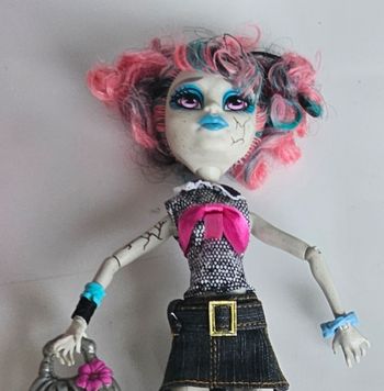 Poupée monster higt  grise et rose