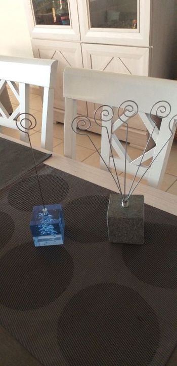 Lot 2 supports photos