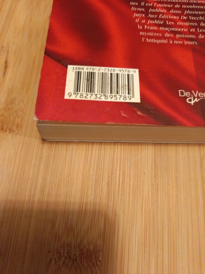Livre tout savoir sur les vampires - photo numéro 3