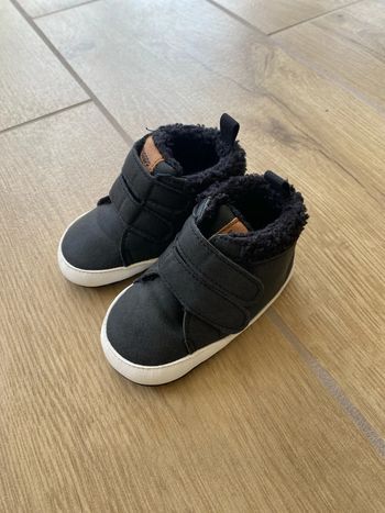 Chaussure chausson souple 6-12 mois