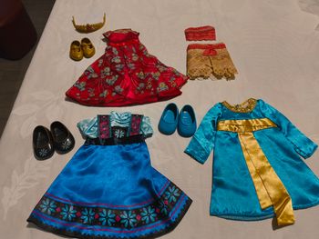 Lot vêtements poupées animator disney