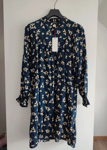 Robe courte manches longues taille 38. Cyrillus