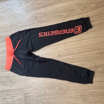 Jogging gris et orange