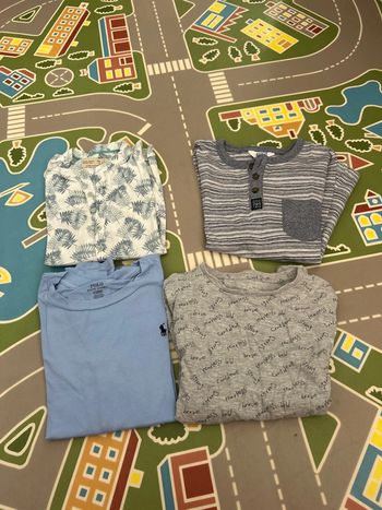 Lot de 4 hauts en 7 ans