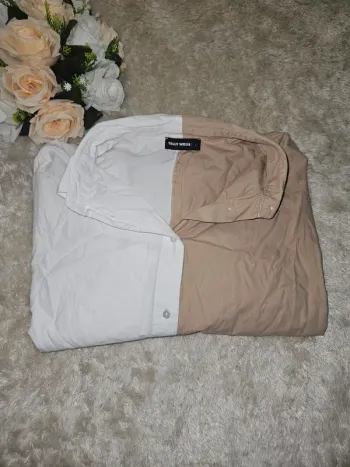 Chemise longue blanche et beige