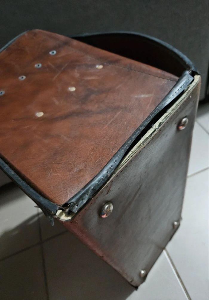 Ancienne malette à tiroir / valise. p
De plombier / électricien.
Parat.
42,5x23x31,5cm. - photo numéro 11