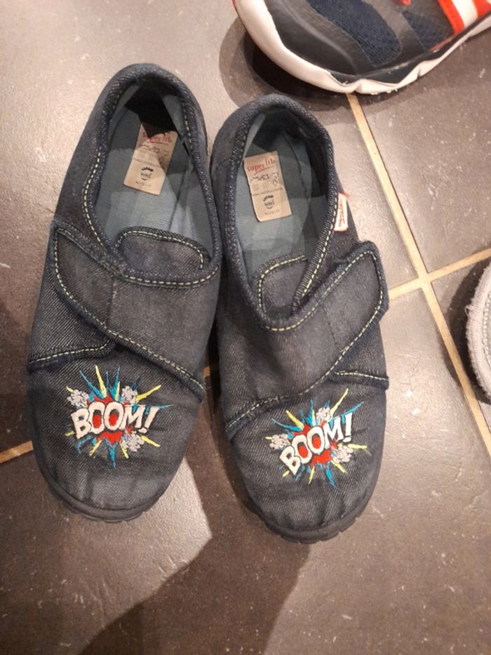 Lot chaussons et baskets pointure 32 - photo numéro 3