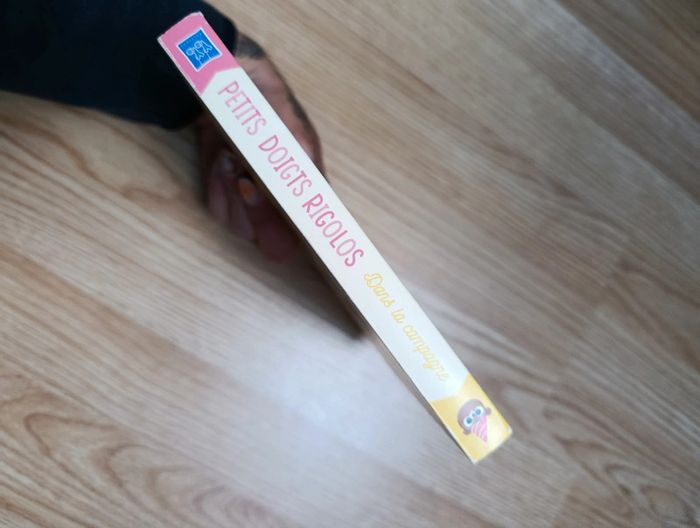 Livre petit doigt rigolo - photo numéro 3