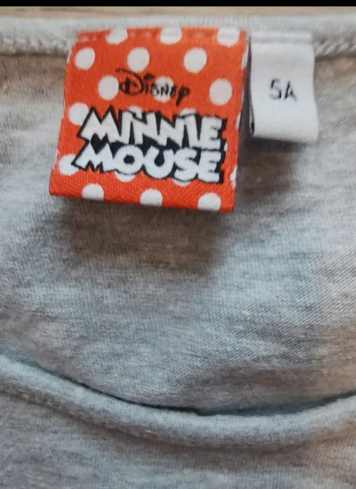 T-shirt marque Disney Minnie Mouse taille 5 ans - photo numéro 3