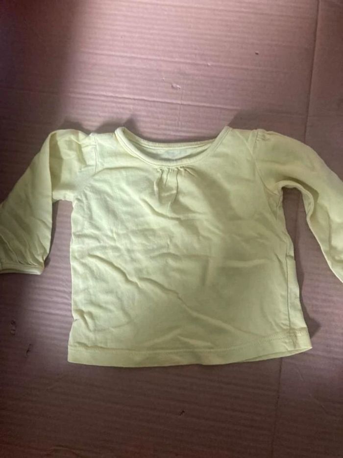 Haut jaune